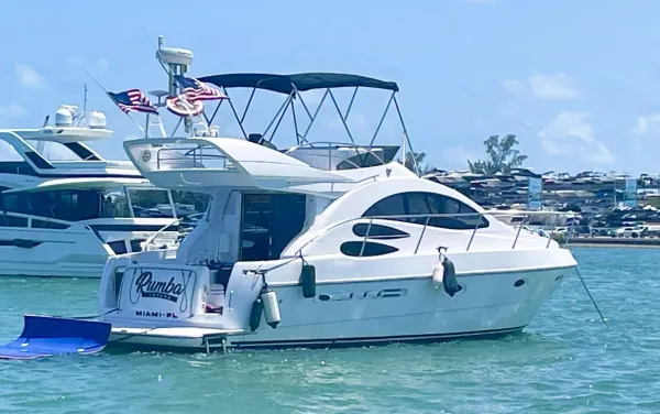 Azimut Flybridge available for rental in Miami, FL