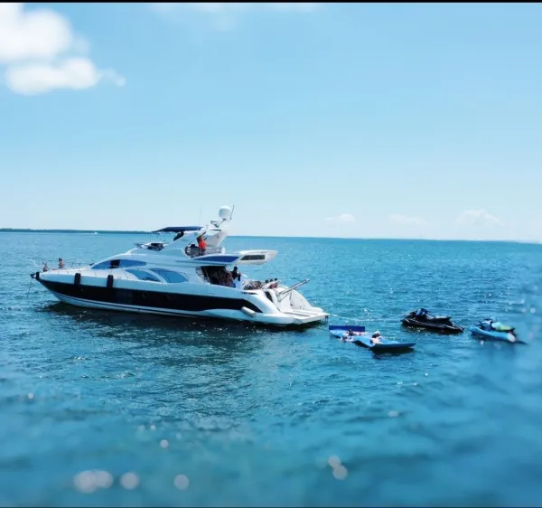 70ft Azimut with 1 jet Ski included for one hrs in Miami for up to 13 people. available for rental in Miami, FL