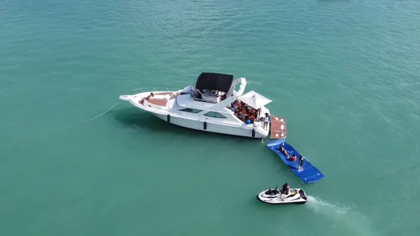 48 Ft Yacht … great prices!! … up to 13 guests available for rental in Miami, FL